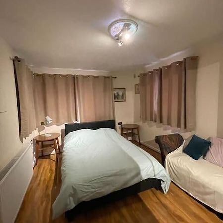 Spacious Bungalow In London, Near Central London, The Excel Centre And The O2, Ideal For Families Bagian luar foto