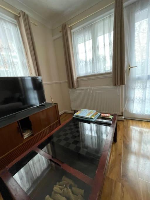 Spacious Bungalow In London, Near Central London, The Excel Centre And The O2, Ideal For Families Bagian luar foto
