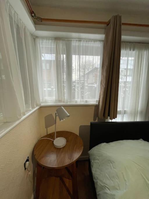 Spacious Bungalow In London, Near Central London, The Excel Centre And The O2, Ideal For Families Bagian luar foto