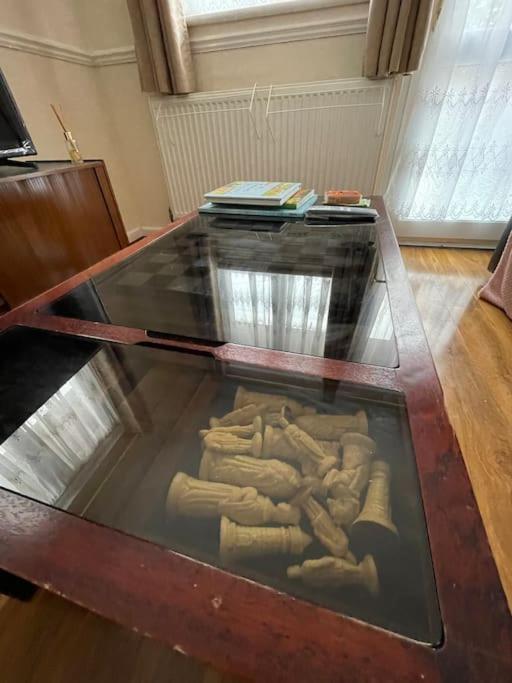 Spacious Bungalow In London, Near Central London, The Excel Centre And The O2, Ideal For Families Bagian luar foto