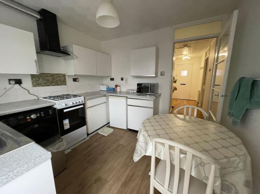 Spacious Bungalow In London, Near Central London, The Excel Centre And The O2, Ideal For Families Bagian luar foto
